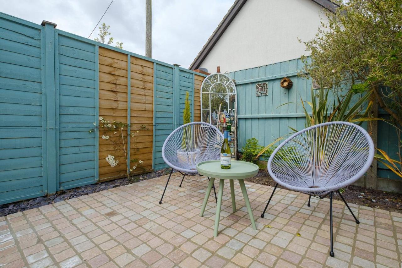 Hazel'S Villa Leiston Exterior photo