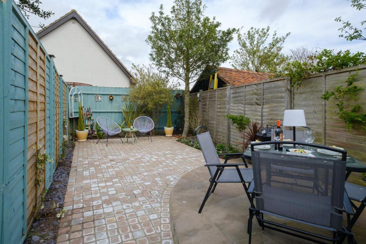 Hazel'S Villa Leiston Exterior photo