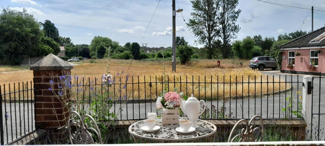 Hazel'S Villa Leiston Exterior photo